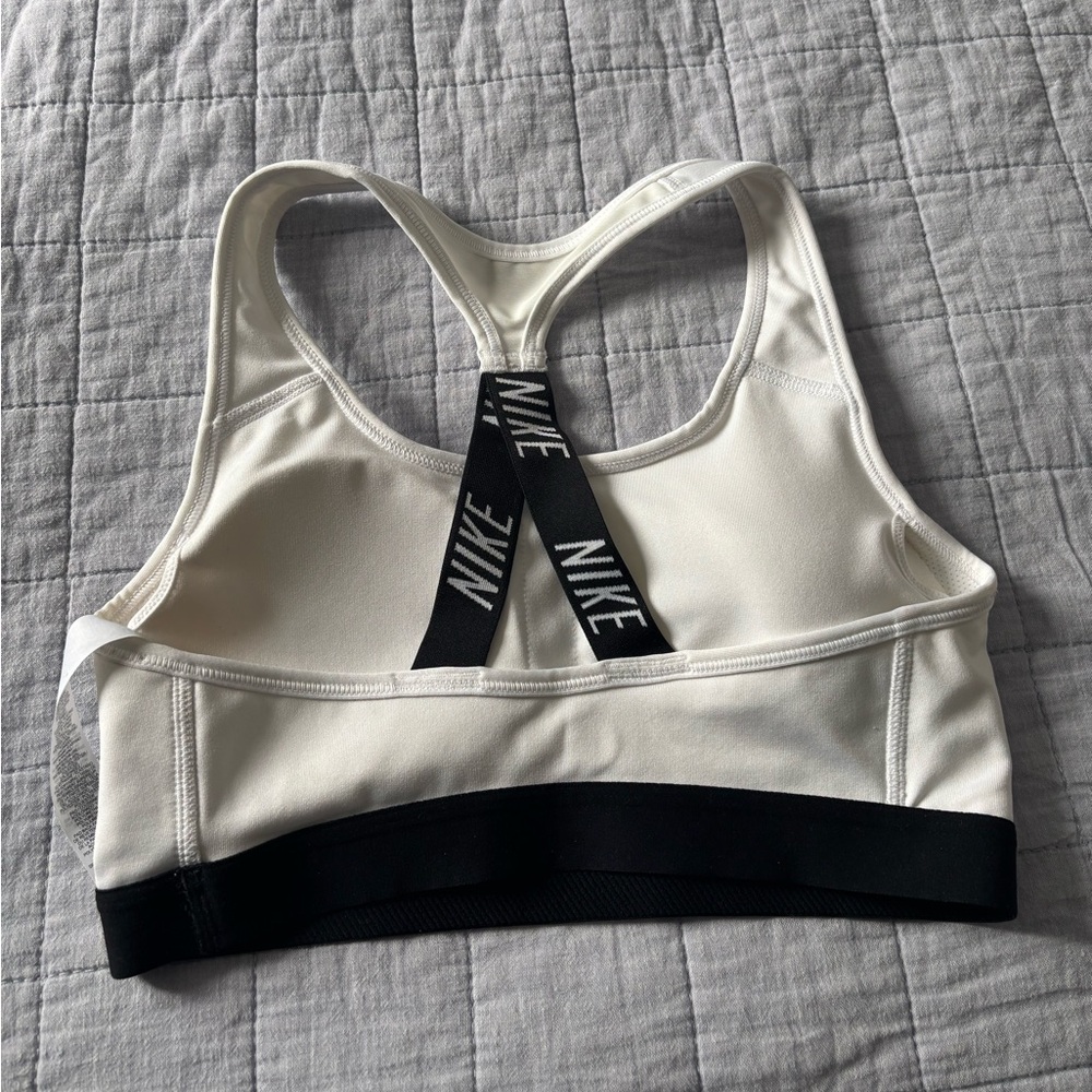 Nike bra - Picture 2 of 2